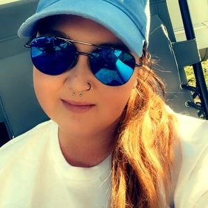 Meet your Posher, Christina